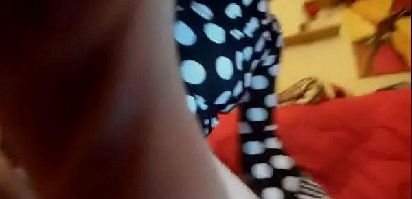 trendsLa tua bella mamma italiana oggi ti delizia con un pò di frutta tutta nel culo e nella figa